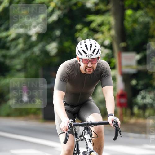 14.09.2025 - Stadtparktriathlon Michael Burmester http://msf.ph/oto/8912947 14.09.2025 11:47:55 Radfahren 949, 1049, 1056 meine-sportfotos.de