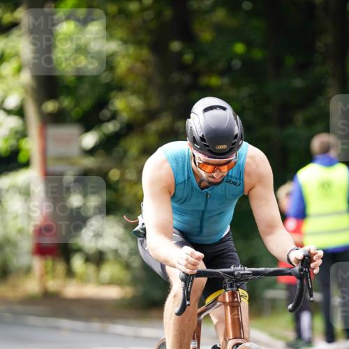 14.09.2025 - Stadtparktriathlon Michael Burmester http://msf.ph/oto/8912951 14.09.2025 11:48:01 Radfahren 927, 952, 960, 1049, 1056, 1116 meine-sportfotos.de
