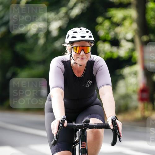 14.09.2025 - Stadtparktriathlon Michael Burmester http://msf.ph/oto/8912952 14.09.2025 11:48:03 Radfahren 927, 952, 960, 1049, 1116 meine-sportfotos.de
