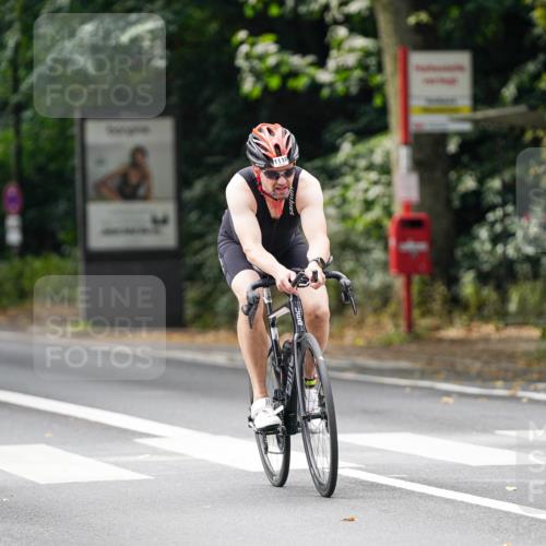 14.09.2025 - Stadtparktriathlon Michael Burmester http://msf.ph/oto/8912954 14.09.2025 11:48:06 Radfahren 927, 952, 960, 1049, 1088, 1116 meine-sportfotos.de