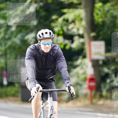 14.09.2025 - Stadtparktriathlon Michael Burmester http://msf.ph/oto/8912960 14.09.2025 11:48:11 Radfahren 927, 960, 1006, 1035, 1041, 1088, 1116 meine-sportfotos.de