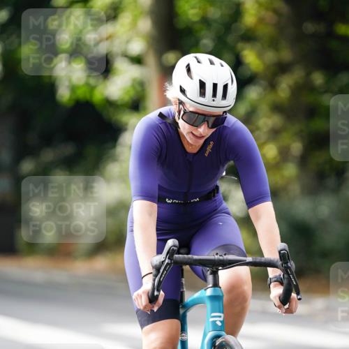 14.09.2025 - Stadtparktriathlon Michael Burmester http://msf.ph/oto/8912962 14.09.2025 11:48:15 Radfahren 927, 960, 968, 1006, 1035, 1041, 1088 meine-sportfotos.de