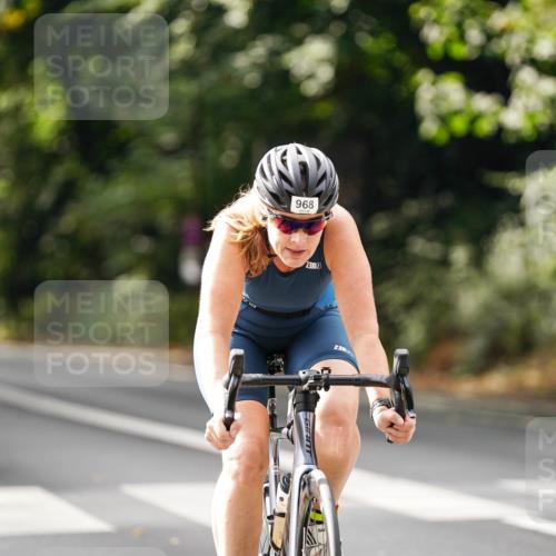 14.09.2025 - Stadtparktriathlon Michael Burmester http://msf.ph/oto/8912966 14.09.2025 11:48:21 Radfahren 964, 968, 1006, 1035, 1041, 1053, 1089 meine-sportfotos.de
