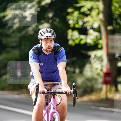 14.09.2025 - Stadtparktriathlon Michael Burmester http://msf.ph/oto/8912969 14.09.2025 11:48:25 Radfahren 964, 967, 968, 1041, 1053, 1089 meine-sportfotos.de