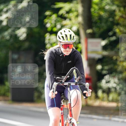 14.09.2025 - Stadtparktriathlon Michael Burmester http://msf.ph/oto/8912986 14.09.2025 11:48:54 Radfahren 929, 957, 1019, 1022 meine-sportfotos.de