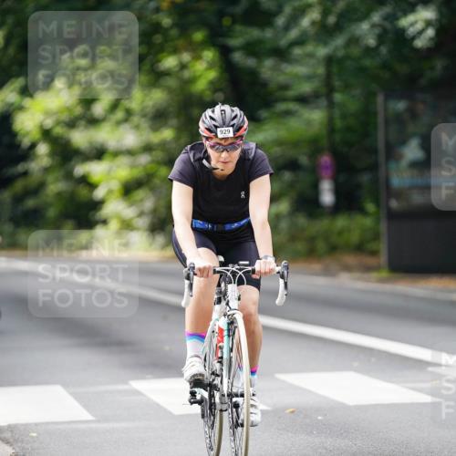 14.09.2025 - Stadtparktriathlon Michael Burmester http://msf.ph/oto/8912987 14.09.2025 11:48:57 Radfahren 929, 942, 957, 1019 meine-sportfotos.de