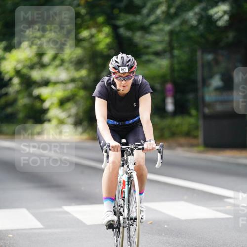 14.09.2025 - Stadtparktriathlon Michael Burmester http://msf.ph/oto/8912988 14.09.2025 11:48:57 Radfahren 929, 942, 957, 1019 meine-sportfotos.de