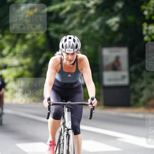 14.09.2025 - Stadtparktriathlon Michael Burmester http://msf.ph/oto/8912993 14.09.2025 11:49:03 Radfahren 929, 942, 945, 957, 966, 1072, 1076, 1092 meine-sportfotos.de