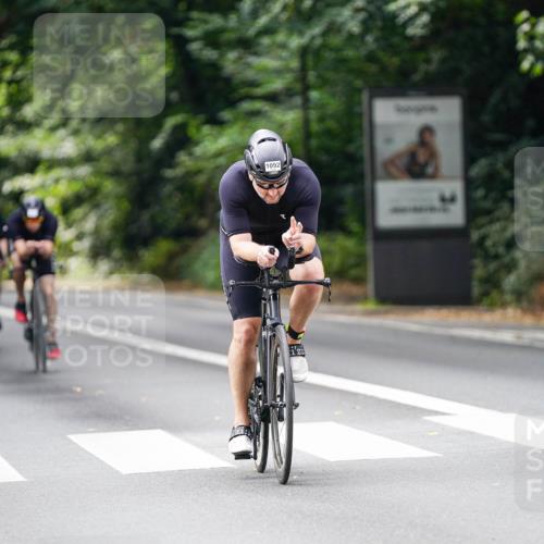 14.09.2025 - Stadtparktriathlon Michael Burmester http://msf.ph/oto/8912994 14.09.2025 11:49:05 Radfahren 942, 945, 957, 966, 1072, 1076, 1092 meine-sportfotos.de