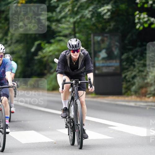 14.09.2025 - Stadtparktriathlon Michael Burmester http://msf.ph/oto/8912998 14.09.2025 11:49:09 Radfahren 942, 945, 966, 1001, 1072, 1076, 1092 meine-sportfotos.de