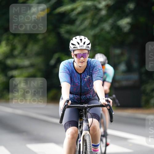 14.09.2025 - Stadtparktriathlon Michael Burmester http://msf.ph/oto/8912999 14.09.2025 11:49:10 Radfahren 942, 945, 966, 1001, 1072, 1076, 1092, 1113 meine-sportfotos.de