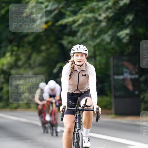 14.09.2025 - Stadtparktriathlon Michael Burmester http://msf.ph/oto/8913002 14.09.2025 11:49:16 Radfahren 945, 966, 1001, 1002, 1076, 1082, 1113 meine-sportfotos.de