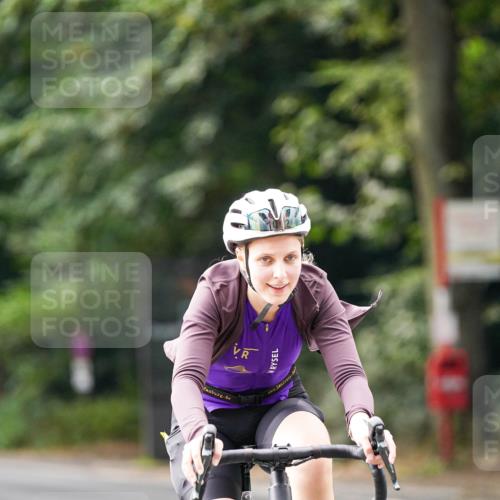 14.09.2025 - Stadtparktriathlon Michael Burmester http://msf.ph/oto/8913004 14.09.2025 11:49:20 Radfahren 972, 1001, 1002, 1023, 1082, 1113 meine-sportfotos.de