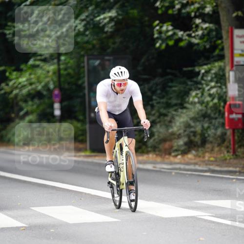 14.09.2025 - Stadtparktriathlon Michael Burmester http://msf.ph/oto/8913006 14.09.2025 11:49:24 Radfahren 930, 948, 972, 1002, 1023, 1050, 1082, 1113 meine-sportfotos.de