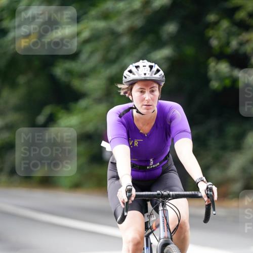 14.09.2025 - Stadtparktriathlon Michael Burmester http://msf.ph/oto/8913007 14.09.2025 11:49:25 Radfahren 930, 948, 972, 1002, 1023, 1050, 1082 meine-sportfotos.de