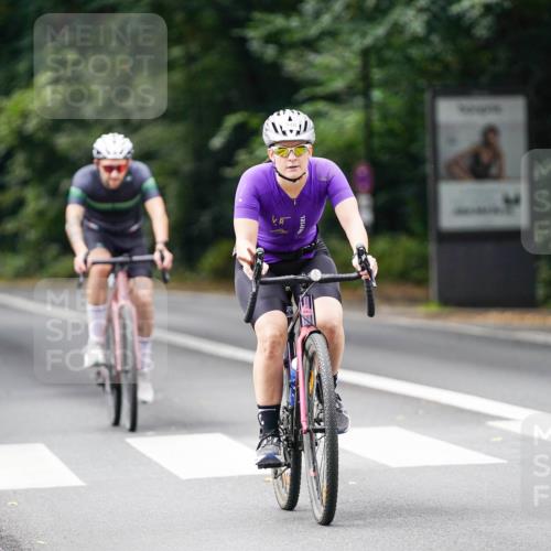 14.09.2025 - Stadtparktriathlon Michael Burmester http://msf.ph/oto/8913013 14.09.2025 11:49:30 Radfahren 930, 948, 972, 1023, 1050 meine-sportfotos.de