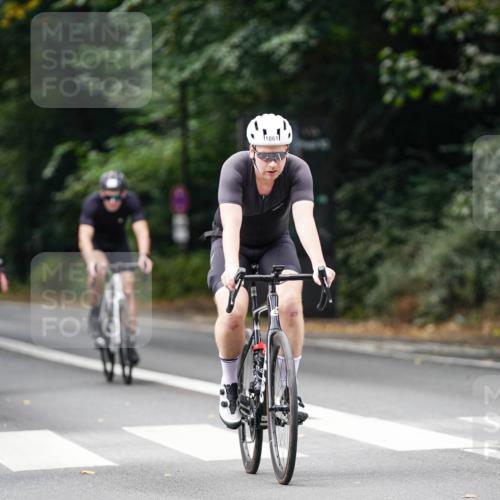 14.09.2025 - Stadtparktriathlon Michael Burmester http://msf.ph/oto/8913018 14.09.2025 11:49:42 Radfahren 1015, 1061, 1098, 1119 meine-sportfotos.de