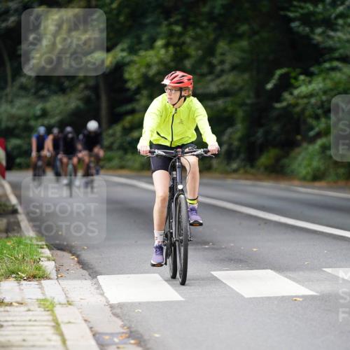 14.09.2025 - Stadtparktriathlon Michael Burmester http://msf.ph/oto/8913023 14.09.2025 11:49:57 Radfahren 979, 1007, 1084, 1103 meine-sportfotos.de