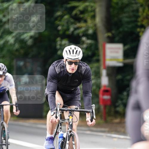 14.09.2025 - Stadtparktriathlon Michael Burmester http://msf.ph/oto/8913027 14.09.2025 11:50:04 Radfahren 958, 979, 1007, 1077, 1084, 1103, 1121 meine-sportfotos.de