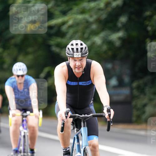 14.09.2025 - Stadtparktriathlon Michael Burmester http://msf.ph/oto/8913030 14.09.2025 11:50:07 Radfahren 935, 958, 969, 978, 979, 1077, 1084, 1103, 1121 meine-sportfotos.de