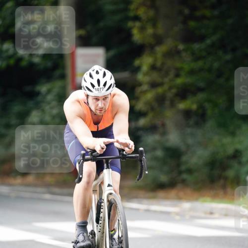 14.09.2025 - Stadtparktriathlon Michael Burmester http://msf.ph/oto/8913035 14.09.2025 11:50:10 Radfahren 935, 958, 969, 978, 1075, 1077, 1084, 1103, 1121 meine-sportfotos.de