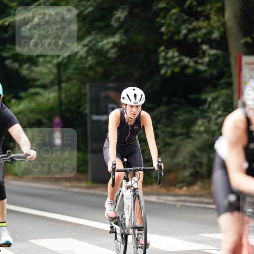 14.09.2025 - Stadtparktriathlon Michael Burmester http://msf.ph/oto/8913039 14.09.2025 11:50:13 Radfahren 935, 958, 969, 978, 1075, 1077, 1121 meine-sportfotos.de