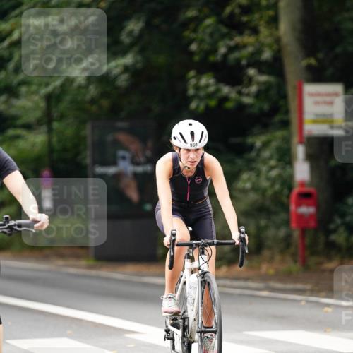 14.09.2025 - Stadtparktriathlon Michael Burmester http://msf.ph/oto/8913041 14.09.2025 11:50:13 Radfahren 935, 958, 969, 978, 1075, 1077, 1121 meine-sportfotos.de
