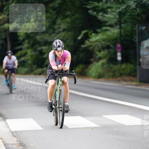 14.09.2025 - Stadtparktriathlon Michael Burmester http://msf.ph/oto/8913046 14.09.2025 11:50:20 Radfahren 934, 969, 978, 1068, 1075 meine-sportfotos.de