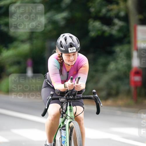 14.09.2025 - Stadtparktriathlon Michael Burmester http://msf.ph/oto/8913048 14.09.2025 11:50:22 Radfahren 934, 1068, 1075 meine-sportfotos.de
