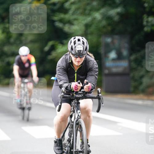 14.09.2025 - Stadtparktriathlon Michael Burmester http://msf.ph/oto/8913055 14.09.2025 11:50:33 Radfahren 941, 970, 990, 1066 meine-sportfotos.de
