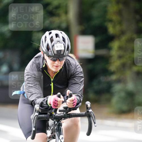 14.09.2025 - Stadtparktriathlon Michael Burmester http://msf.ph/oto/8913057 14.09.2025 11:50:34 Radfahren 941, 970, 990, 1066 meine-sportfotos.de
