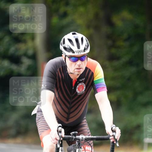 14.09.2025 - Stadtparktriathlon Michael Burmester http://msf.ph/oto/8913059 14.09.2025 11:50:36 Radfahren 941, 970, 990, 1066, 1109 meine-sportfotos.de