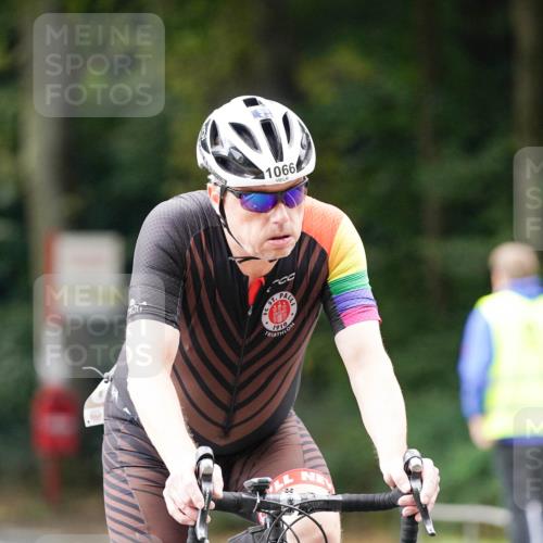 14.09.2025 - Stadtparktriathlon Michael Burmester http://msf.ph/oto/8913060 14.09.2025 11:50:36 Radfahren 941, 970, 990, 1066, 1109 meine-sportfotos.de