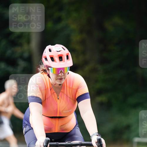 14.09.2025 - Stadtparktriathlon Michael Burmester http://msf.ph/oto/8913068 14.09.2025 11:50:45 Radfahren 986, 990, 1029, 1109 meine-sportfotos.de