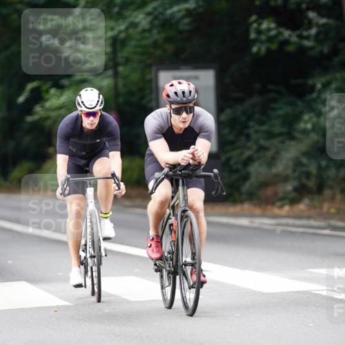 14.09.2025 - Stadtparktriathlon Michael Burmester http://msf.ph/oto/8913071 14.09.2025 11:50:56 Radfahren 926, 936, 980, 1000, 1026, 1027, 1029, 1059, 1112 meine-sportfotos.de