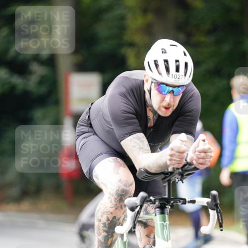 14.09.2025 - Stadtparktriathlon Michael Burmester http://msf.ph/oto/8913076 14.09.2025 11:50:59 Radfahren 926, 936, 980, 1000, 1026, 1027, 1059, 1112 meine-sportfotos.de