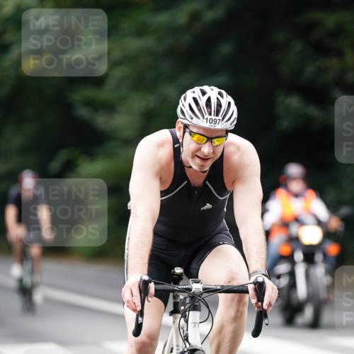 14.09.2025 - Stadtparktriathlon Michael Burmester http://msf.ph/oto/8913082 14.09.2025 11:51:12 Radfahren 962, 974, 976, 1097, 1101 meine-sportfotos.de