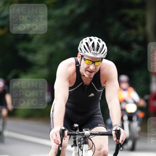 14.09.2025 - Stadtparktriathlon Michael Burmester http://msf.ph/oto/8913083 14.09.2025 11:51:12 Radfahren 962, 974, 976, 1097, 1101 meine-sportfotos.de