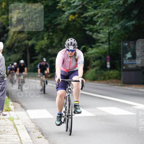14.09.2025 - Stadtparktriathlon Michael Burmester http://msf.ph/oto/8913087 14.09.2025 11:51:18 Radfahren 962, 974, 976, 1040, 1043, 1057, 1080, 1083, 1097, 1101 meine-sportfotos.de