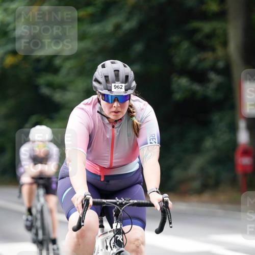 14.09.2025 - Stadtparktriathlon Michael Burmester http://msf.ph/oto/8913089 14.09.2025 11:51:19 Radfahren 962, 974, 976, 1040, 1043, 1057, 1080, 1083, 1101 meine-sportfotos.de
