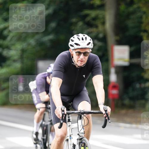14.09.2025 - Stadtparktriathlon Michael Burmester http://msf.ph/oto/8913096 14.09.2025 11:51:23 Radfahren 962, 976, 994, 1040, 1043, 1057, 1080, 1083 meine-sportfotos.de