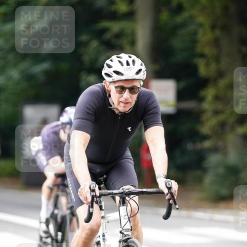 14.09.2025 - Stadtparktriathlon Michael Burmester http://msf.ph/oto/8913097 14.09.2025 11:51:23 Radfahren 962, 976, 994, 1040, 1043, 1057, 1080, 1083 meine-sportfotos.de