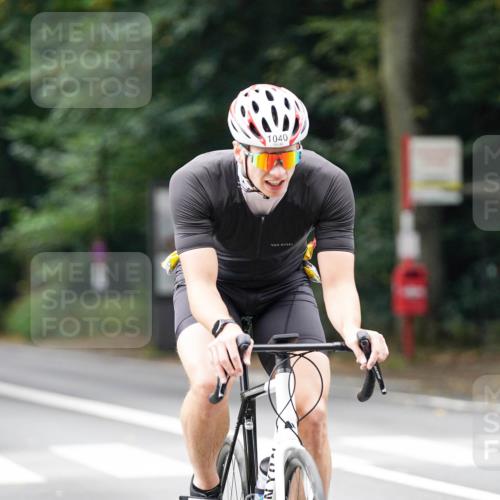 14.09.2025 - Stadtparktriathlon Michael Burmester http://msf.ph/oto/8913099 14.09.2025 11:51:25 Radfahren 962, 976, 994, 1040, 1043, 1057, 1080, 1083 meine-sportfotos.de