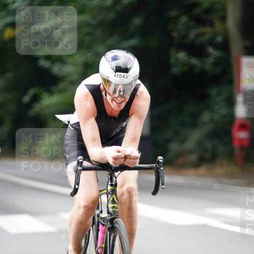 14.09.2025 - Stadtparktriathlon Michael Burmester http://msf.ph/oto/8913100 14.09.2025 11:51:26 Radfahren 976, 994, 1040, 1043, 1057, 1080, 1083 meine-sportfotos.de