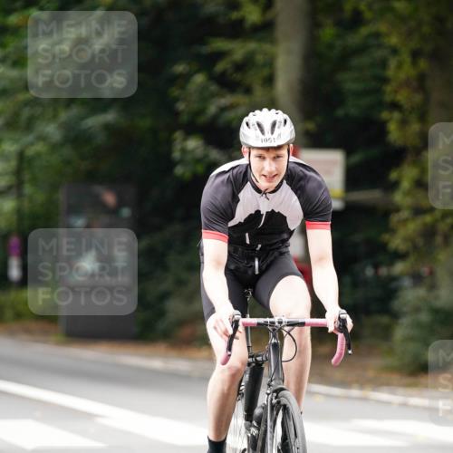 14.09.2025 - Stadtparktriathlon Michael Burmester http://msf.ph/oto/8913105 14.09.2025 11:51:40 Radfahren 961, 985, 1051, 1079 meine-sportfotos.de