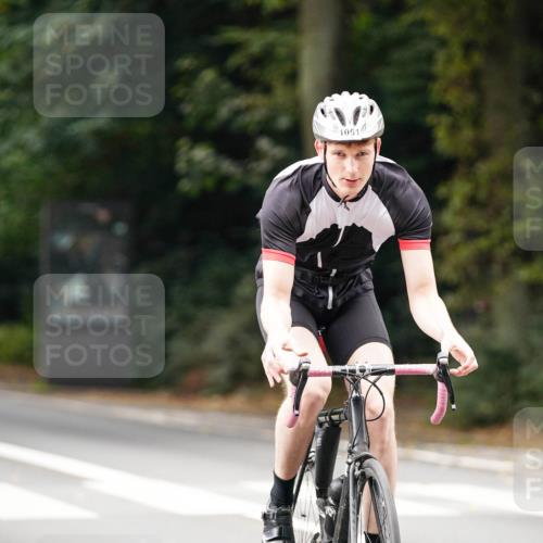 14.09.2025 - Stadtparktriathlon Michael Burmester http://msf.ph/oto/8913106 14.09.2025 11:51:40 Radfahren 961, 985, 1051, 1079 meine-sportfotos.de