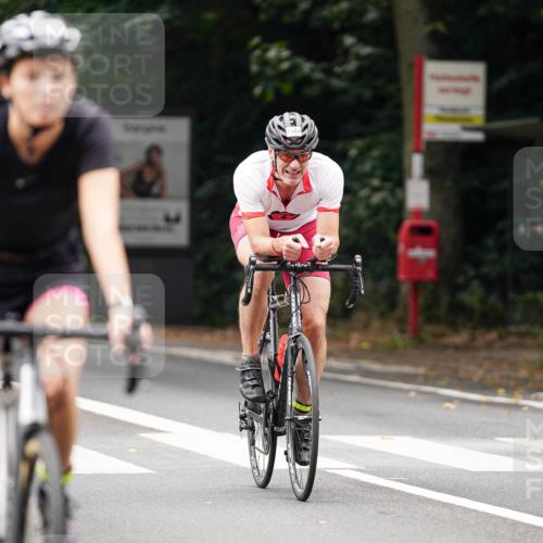 14.09.2025 - Stadtparktriathlon Michael Burmester http://msf.ph/oto/8913114 14.09.2025 11:51:48 Radfahren 961, 985, 1011, 1079, 1102 meine-sportfotos.de