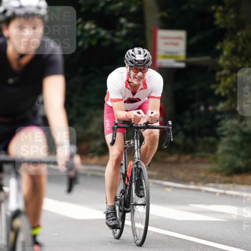 14.09.2025 - Stadtparktriathlon Michael Burmester http://msf.ph/oto/8913116 14.09.2025 11:51:48 Radfahren 961, 985, 1011, 1079, 1102 meine-sportfotos.de