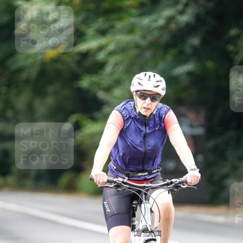 14.09.2025 - Stadtparktriathlon Michael Burmester http://msf.ph/oto/8913122 14.09.2025 11:52:02 Radfahren 947, 1005, 1011, 1115 meine-sportfotos.de