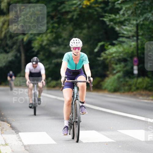 14.09.2025 - Stadtparktriathlon Michael Burmester http://msf.ph/oto/8913123 14.09.2025 11:52:04 Radfahren 947, 1005, 1115 meine-sportfotos.de